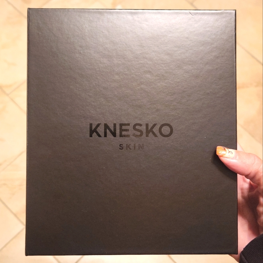KNESKO x Sculptra Diamond Radiance Multi Masking & Gemstone Roller Kit - Picture 3 of 9